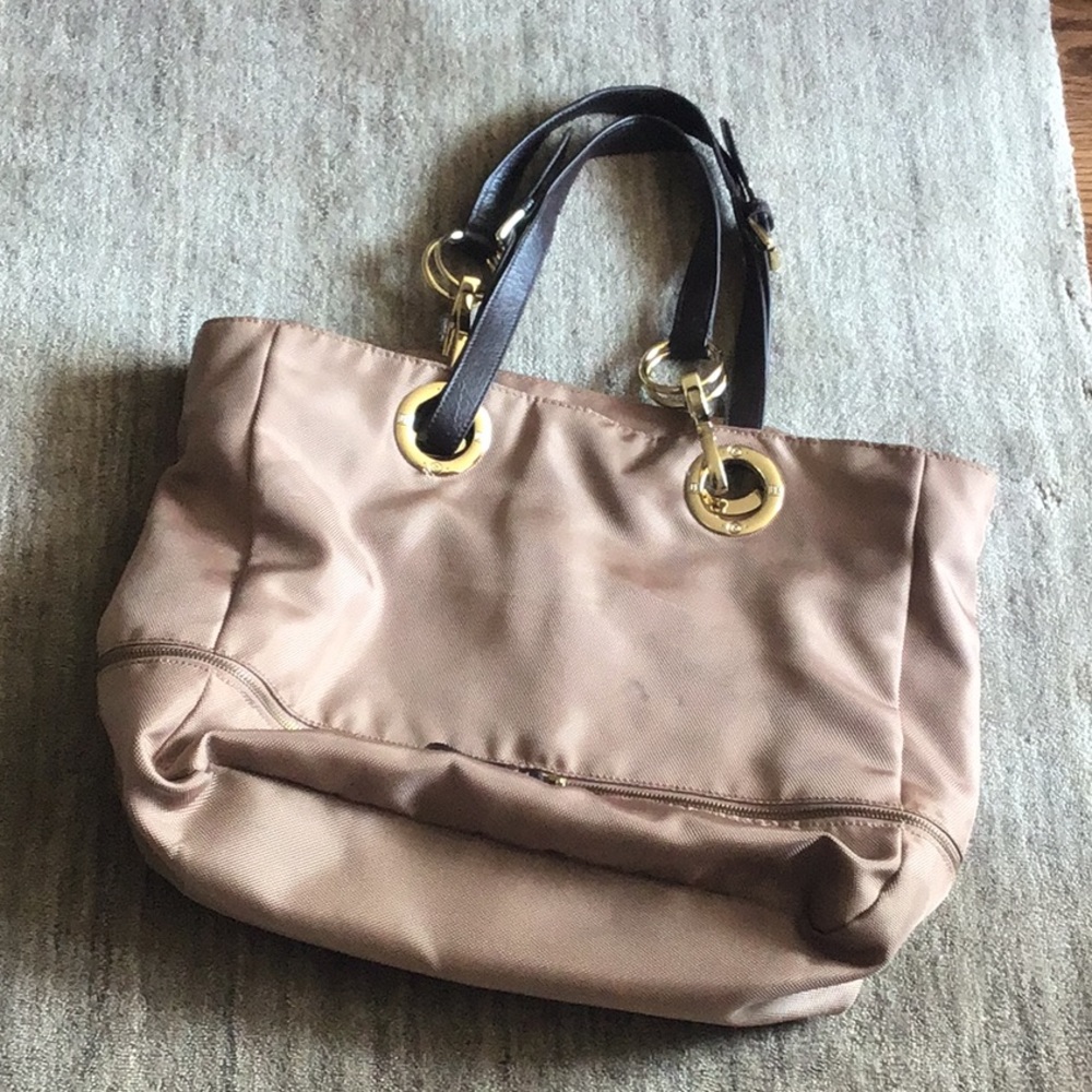 Expandable carry all bag